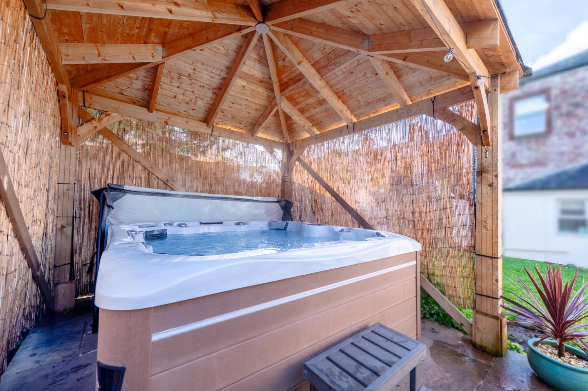 Little Apple Cottage- Free Parking, Hot Tub, Fire, Town Centre Appleby-in-Westmorland Ngoại thất bức ảnh